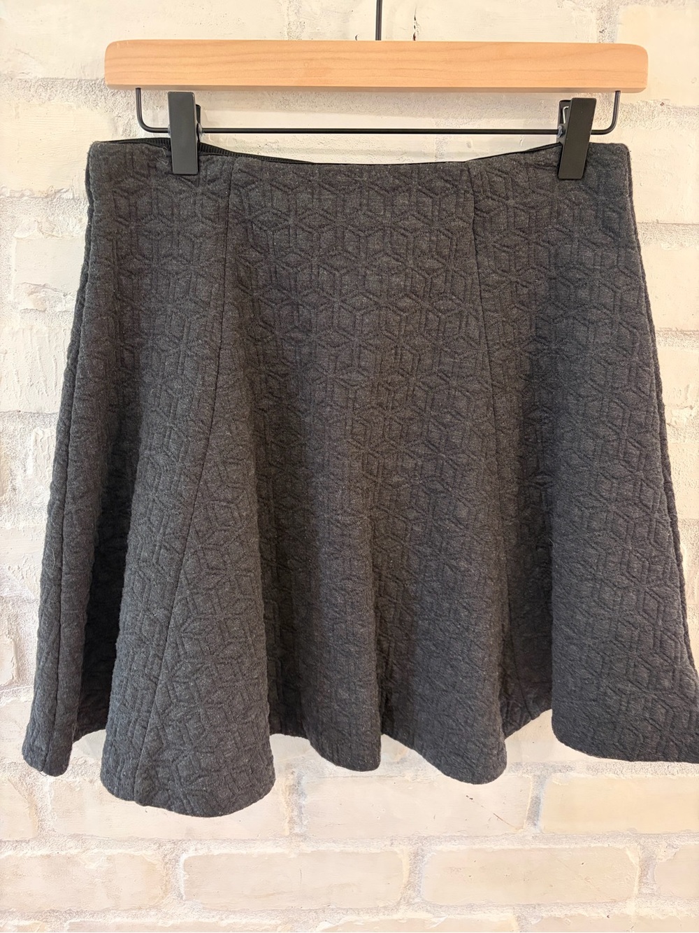 Gap dark gray A-line quilted skirt (B4)